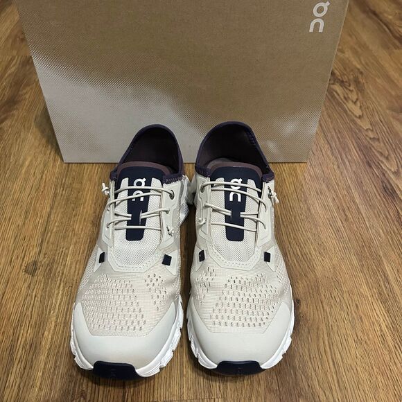 On Cloud 5 Coast sand mulberry running athletic training shoes sneakers sz 7.5 - Picture 6 of 8